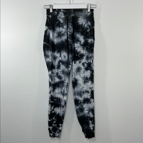 Lululemon Warm Down Jogger Pant size‎ 4 Women’s Activewear - Picture 2 of 10